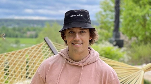 Галкин «закусился» с Собчак из-за кошмарной скульптуры