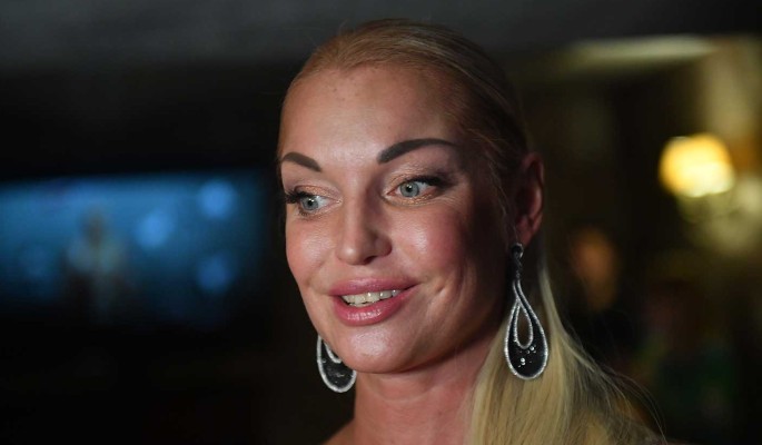 "Чтоб у тебя так стоял, как я стою на пуантах!": мужик запустил руку в грязные трусы Волочковой