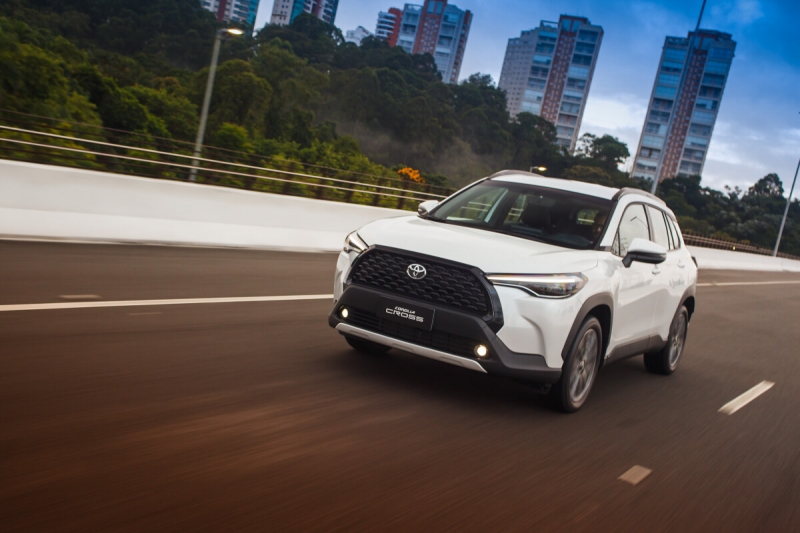 Итоги недели, ч.2: новый Toyota Corolla Cross выходит на рынок, Chery выпустила "убийцу" Mazda CX-5 - Exeed LX и как расход зависит от АЗС?