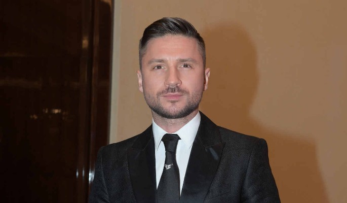 Лазарев вывез детей за рубеж на фоне конфликта