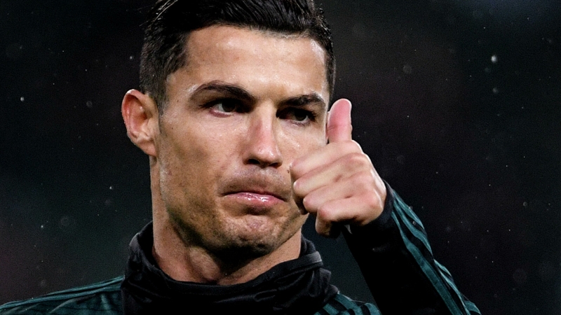 Нехватка топлива в Британии оставила Роналду без бензина для его Bentley