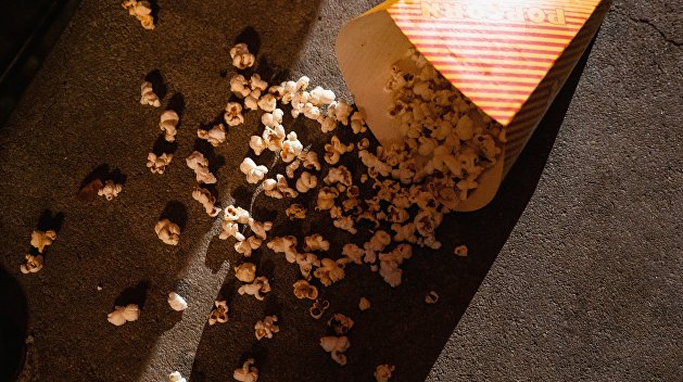 Одессит нашел в пачке с попкорном неприятный сюрприз