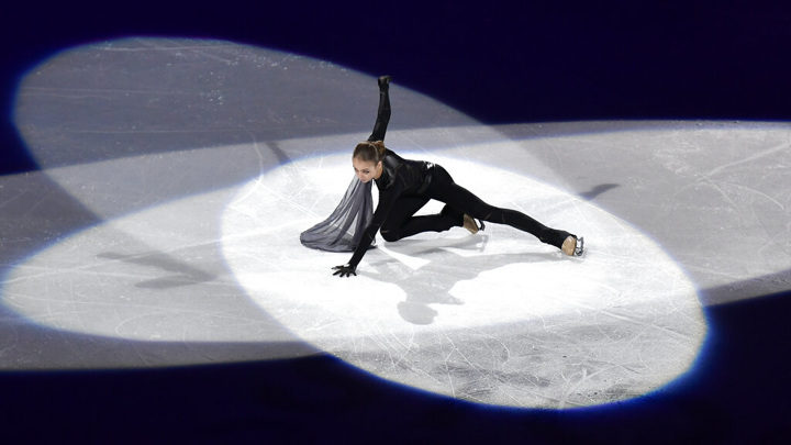 Трусова лидирует после короткой программы на турнире в США