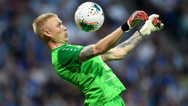 Минус Дюпин. Вратарь не сыграет за Россию против Словении