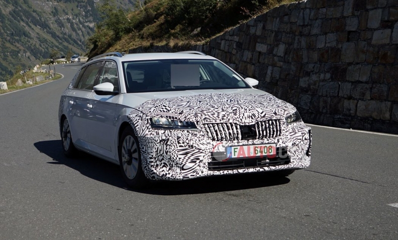 Skoda Superb 2023 показана на официальном эскизе